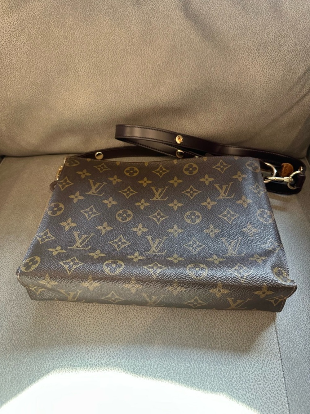Louis Vuitton Brown Monogram pouch clutch bag - Picture 4 of 16